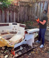 Best Estate Cleanout  in Carrollton, AL